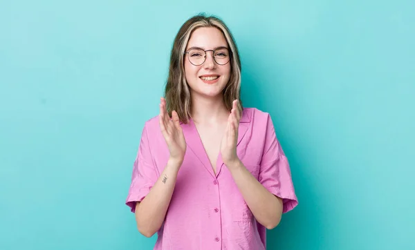 Pretty Caucasian Woman Feeling Happy Successful Smiling Clapping Hands Saying — Stockfoto