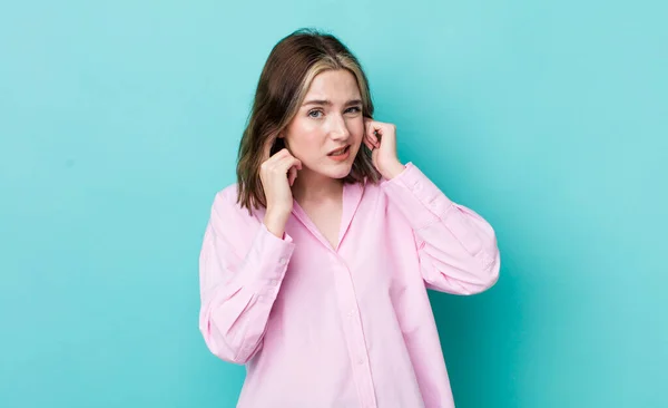 Pretty Caucasian Woman Looking Angry Stressed Annoyed Covering Both Ears — Stock fotografie