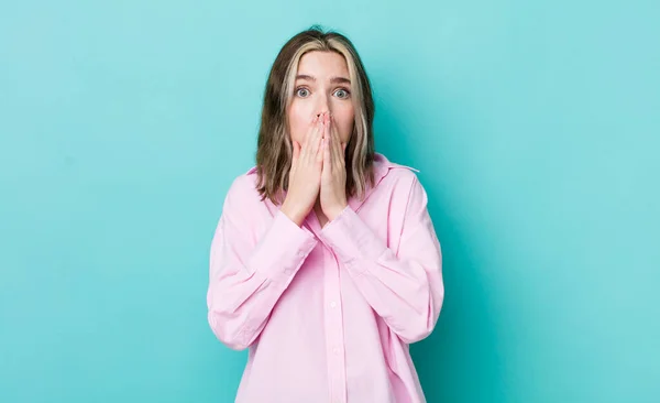 Pretty Caucasian Woman Happy Excited Surprised Amazed Covering Mouth Hands — Stockfoto