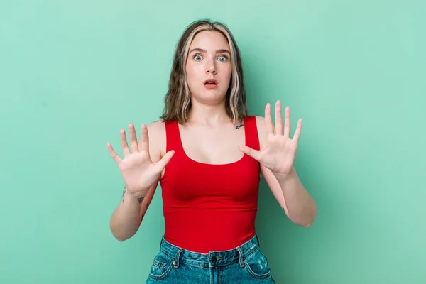 Pretty Caucasian Woman Feeling Stupefied Scared Fearing Something Frightening Hands — Foto Stock