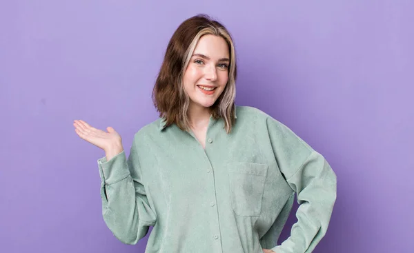 Pretty Caucasian Woman Smiling Feeling Confident Successful Happy Showing Concept — Stock Photo, Image