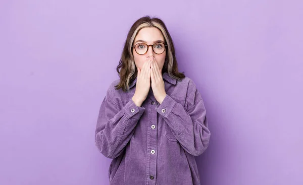 Pretty Caucasian Woman Feeling Worried Upset Scared Covering Mouth Hands — Stockfoto