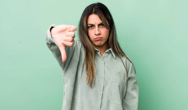 Mooie Latino Vrouw Gevoel Kruis Boos Geïrriteerd Teleurgesteld Ontstemd Met — Stockfoto