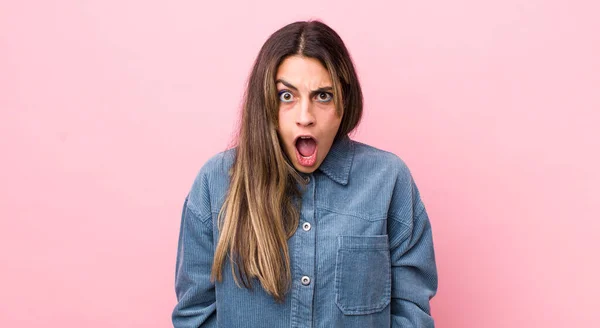 Pretty Hispanic Woman Looking Shocked Angry Annoyed Disappointed Open Mouthed — Stock Photo, Image