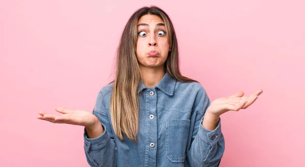 Pretty Hispanic Woman Shrugging Dumb Crazy Confused Puzzled Expression Feeling — Stockfoto