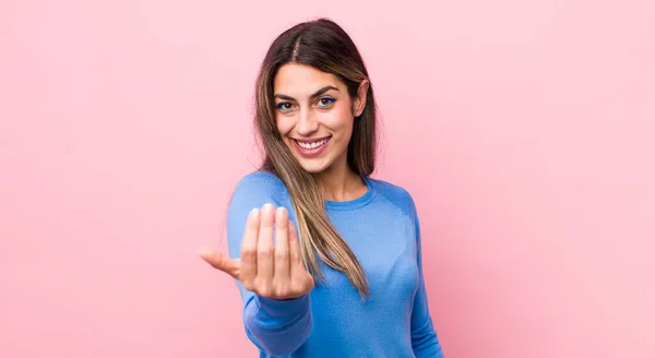 Pretty Hispanic Woman Feeling Happy Successful Confident Facing Challenge Saying — Stock Photo, Image