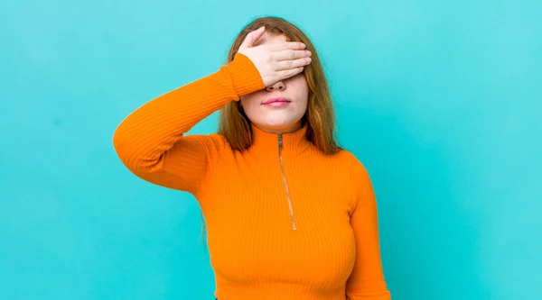 Pretty Red Head Woman Covering Eyes One Hand Feeling Scared — Stock Photo, Image