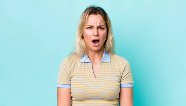 Pretty Blonde Woman Looking Shocked Angry Annoyed Disappointed Open Mouthed — Stockfoto