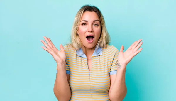 Pretty Blonde Woman Looking Happy Excited Shocked Unexpected Surprise Both — Stockfoto