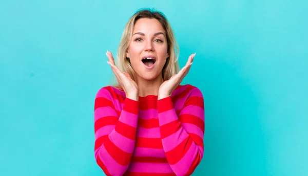 Pretty Blonde Woman Feeling Shocked Excited Laughing Amazed Happy Because — Stockfoto