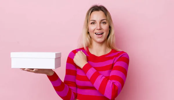 Blonde Pretty Woman Feeling Happy Facing Challenge Celebrating White Box — Stock Photo, Image