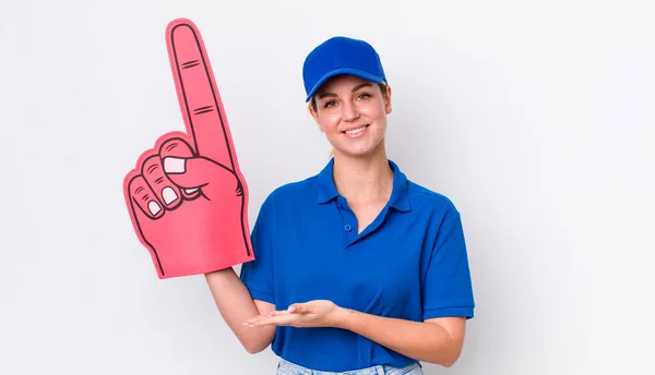 Blonde Mooie Vrouw Die Vrolijk Lacht Zich Gelukkig Voelt Een — Stockfoto