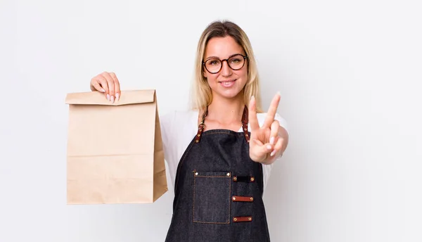 Blonde Pretty Woman Smiling Looking Happy Gesturing Victory Peace Delivery — Stock Photo, Image