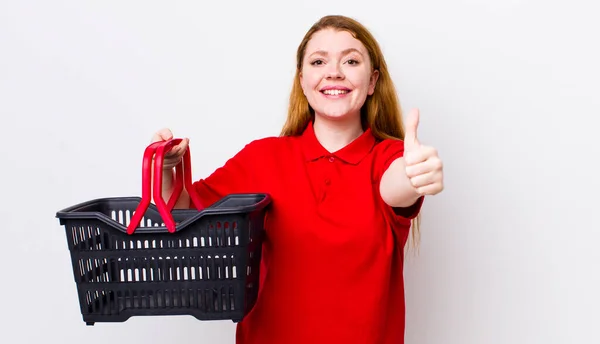 Red Head Pretty Woman Feeling Proud Smiling Positively Thumbs Empty — Stock Photo, Image