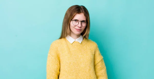 Red Head Pretty Woman Looking Proud Confident Cool Cheeky Arrogant — Stock Photo, Image