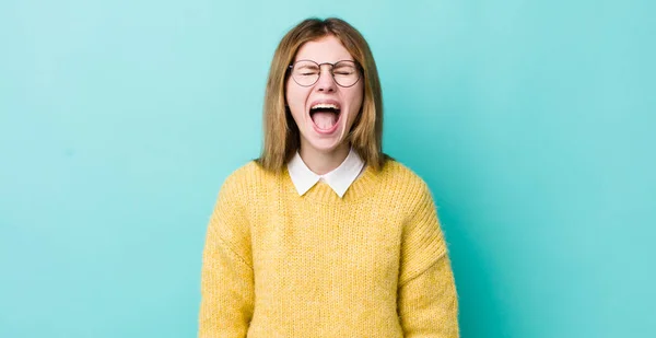 Red Head Pretty Woman Shouting Aggressively Looking Very Angry Frustrated — Stock Photo, Image