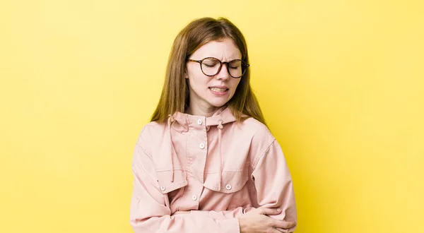 Rode Kop Mooie Vrouw Zich Angstig Ziek Ziek Ongelukkig Voelen — Stockfoto