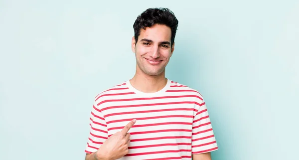 Bonito Hispânico Homem Olhando Orgulhoso Confiante Feliz Sorrindo Apontando Para — Fotografia de Stock