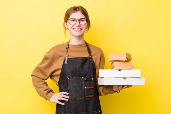 Red Head Pretty Woman Smiling Happily Hand Hip Confident Fast — Stockfoto