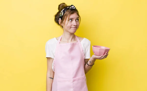 Red Head Pretty Woman Shrugging Feeling Confused Uncertain Housewife Holding — Stock Photo, Image