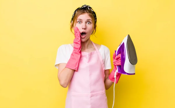 Red Head Pretty Woman Feeling Shocked Scared Housekeeper Concept — Foto Stock