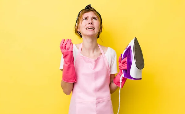 Red Head Pretty Woman Looking Desperate Frustrated Stressed Housekeeper Concept — 图库照片