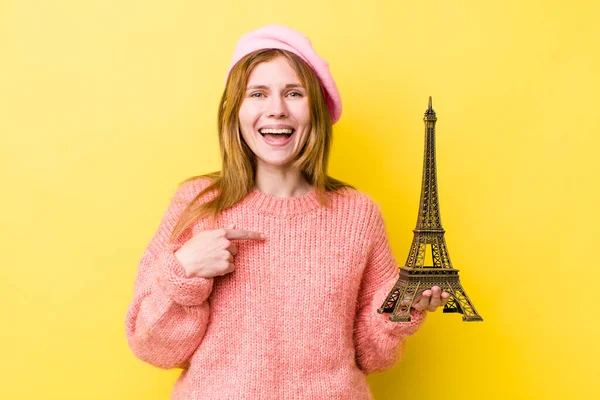 Red Head Pretty Woman Feeling Happy Pointing Self Excited French — Φωτογραφία Αρχείου
