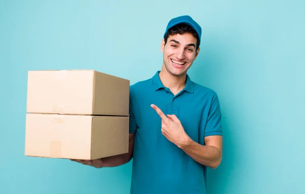 Handsome Hispanic Man Looking Excited Surprised Pointing Side Employee Concept — Stock Photo, Image