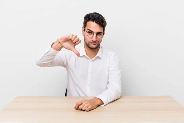 Zijn Paniekerige Knappe Man Voelt Zich Gekruist Toont Duimen Naar — Stockfoto