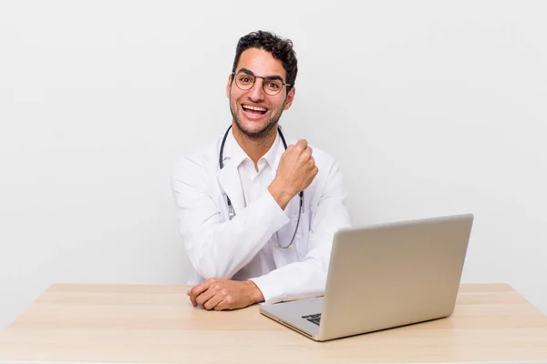 Hispanic Handsome Man Feeling Happy Facing Challenge Celebrating Physician Concept — Stock Photo, Image