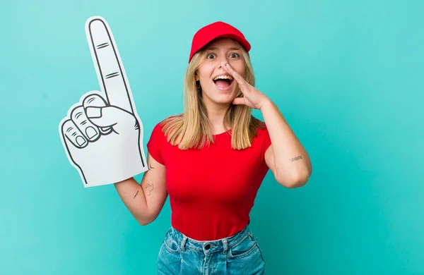 Pretty Blonde Woman Feeling Happy Giving Big Shout Out Hands — Stock Photo, Image