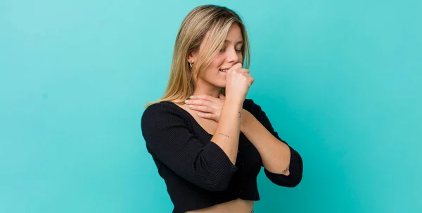 Young Pretty Blonde Woman Feeling Ill Sore Throat Flu Symptoms — Stock Photo, Image