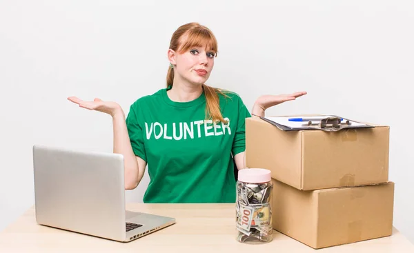 Red Head Pretty Woman Feeling Puzzled Confused Doubting Donation Volunteer — Photo