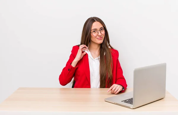 Hispanic Pretty Woman Looking Arrogant Successful Positive Proud Business Desk — Stock Photo, Image