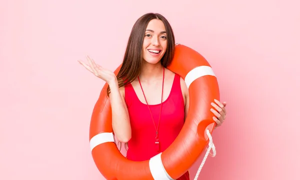 Hispanic Pretty Woman Feeling Happy Surprised Realizing Solution Idea Lifeguard — Stock Photo, Image