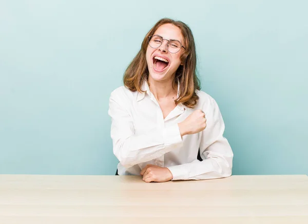 Young Pretty Woman Feeling Happy Facing Challenge Celebrating Desk Business — Stockfoto