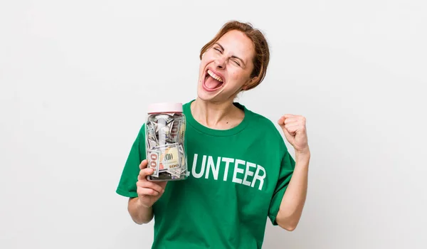 Young Pretty Woman Feeling Happy Facing Challenge Celebrating Volunteer Concept — Stockfoto