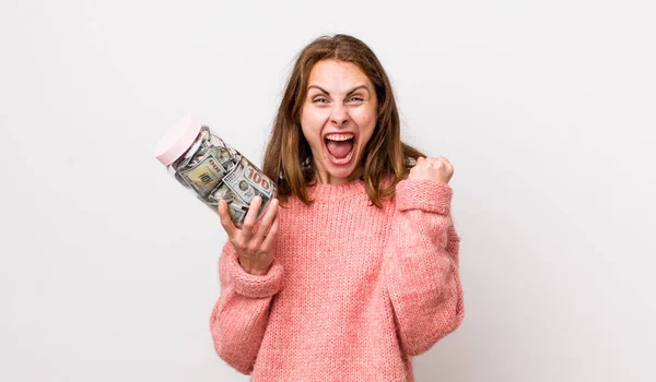 Young Pretty Woman Shouting Aggressively Angry Expression Savings Concept —  Fotos de Stock