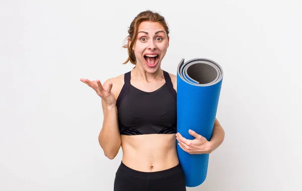 Young Pretty Woman Feeling Happy Astonished Something Unbelievable Fitness Yoga — Stockfoto