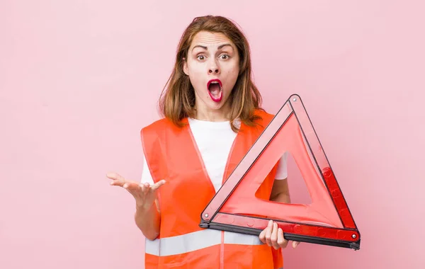 Young Pretty Woman Amazed Shocked Astonished Unbelievable Surprise Car Triangle — Stockfoto