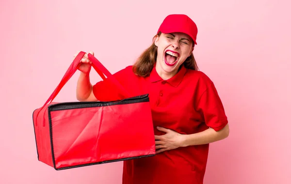 Uma Jovem Mulher Bonita Rir Uma Piada Hilariante Conceito Entrega — Fotografia de Stock