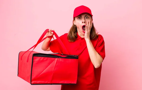 Young Pretty Woman Feeling Shocked Scared Pizza Delivery Concept — Stockfoto