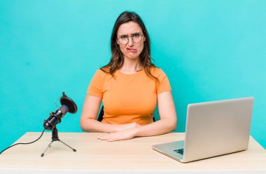 young pretty woman  looking puzzled and confused. influencer concept