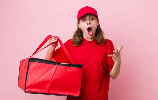 Young Pretty Woman Feeling Extremely Shocked Surprised Pizza Delivery Concept — Φωτογραφία Αρχείου