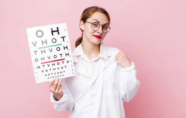 Jonge Mooie Vrouw Die Arrogant Succesvol Positief Trots Uitziet Optische — Stockfoto