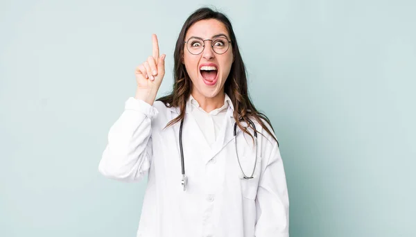 Young Pretty Woman Feeling Happy Excited Genius Realizing Idea Physician — Stockfoto