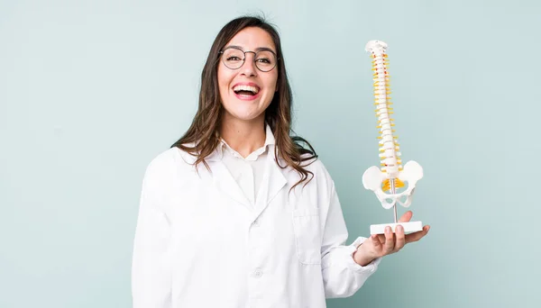 Young Pretty Woman Looking Happy Pleasantly Surprised Spine Specialist Concept — Stockfoto