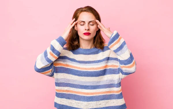 Young Pretty Woman Looking Concentrated Thoughtful Inspired Brainstorming Imagining Hands — Stock Photo, Image