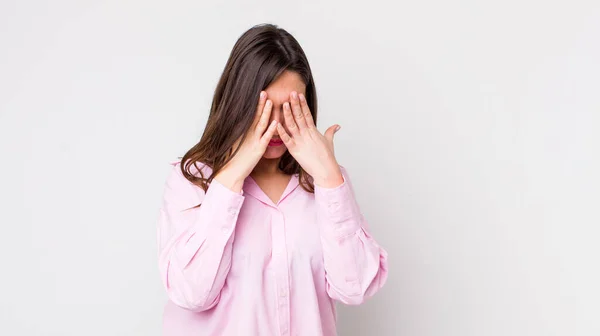 Jonge Mooie Vrouw Voelt Zich Verdrietig Gefrustreerd Nerveus Depressief Bedekken — Stockfoto