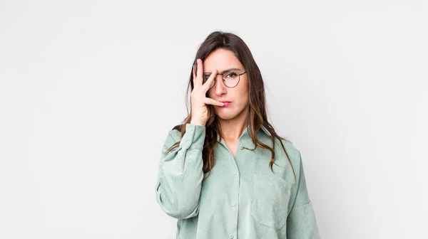 Ung Vacker Kvinna Känna Uttråkad Frustrerad Och Sömnig Efter Tröttsam — Stockfoto